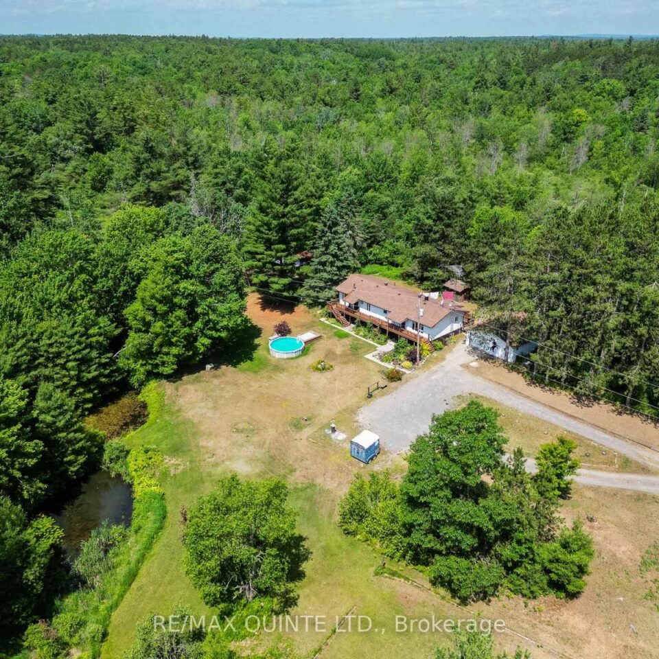 690 Potter Settlement Road, Tweed