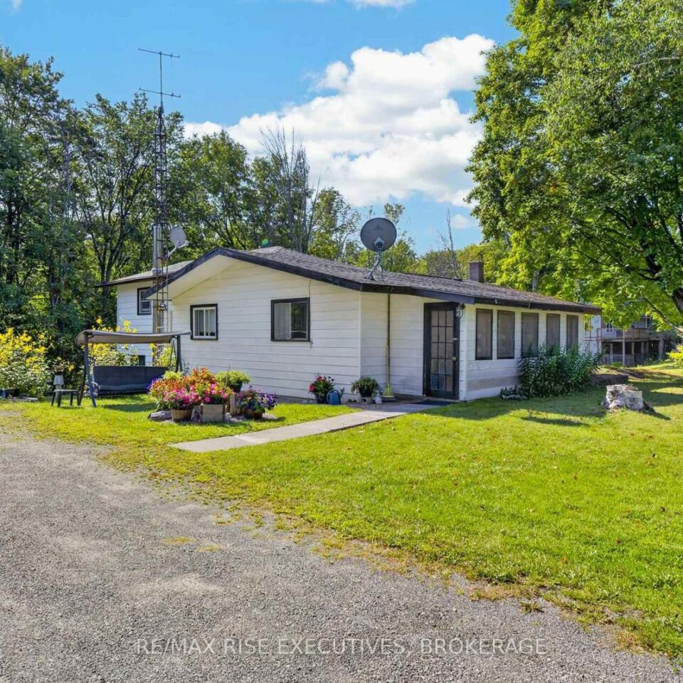6900 Perth Road, South Frontenac