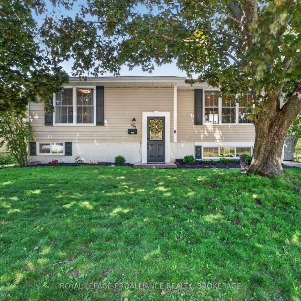 691 Aylmer Crescent, Kingston