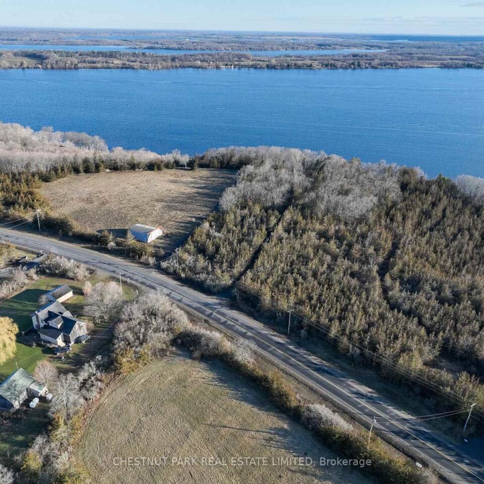 695 County Road 7, Prince Edward County