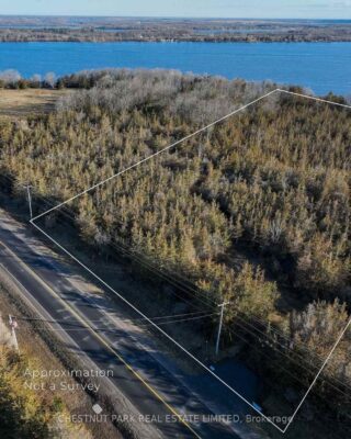 695 County Road 7, Prince Edward County