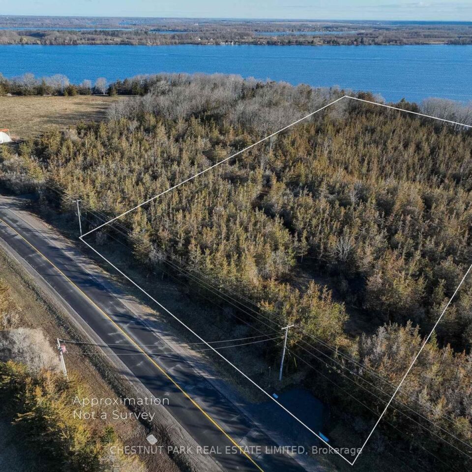 695 County Road 7, Prince Edward County