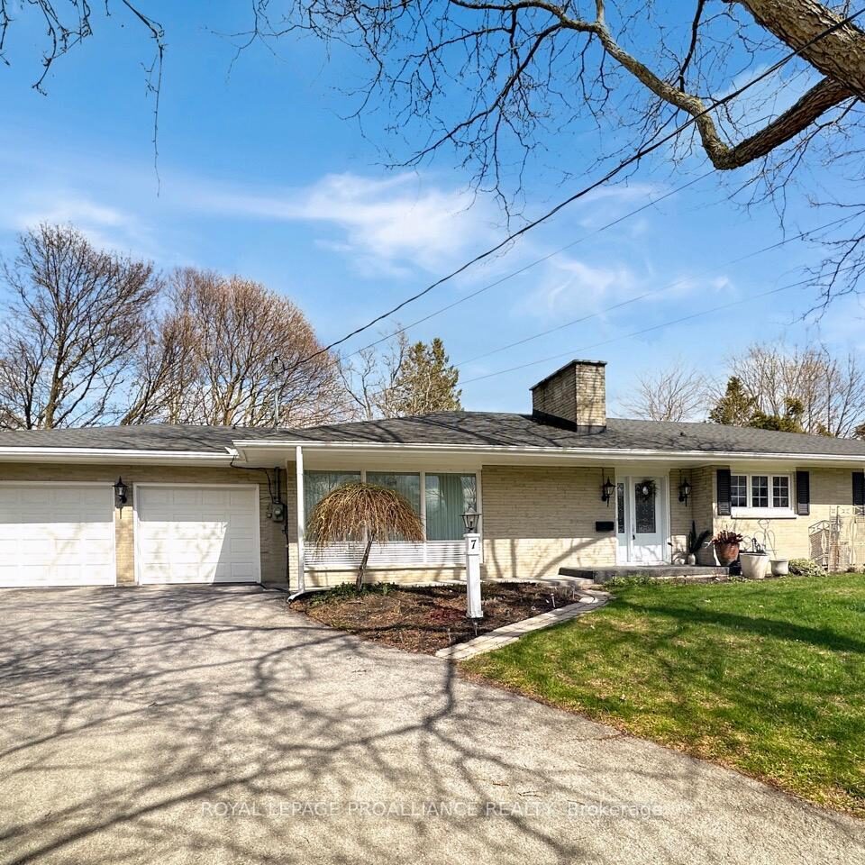 7 Eastwood Park Drive, Belleville