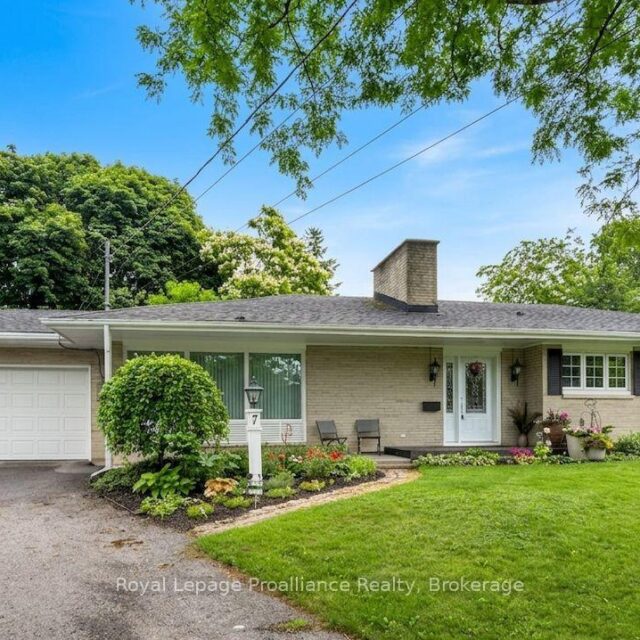 7 Eastwood Park Drive, Belleville