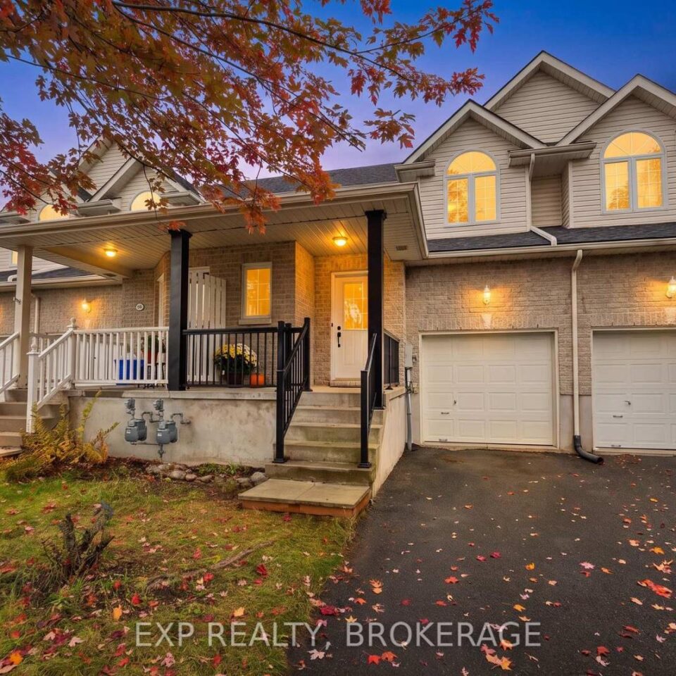 702 Maclean Court, Kingston