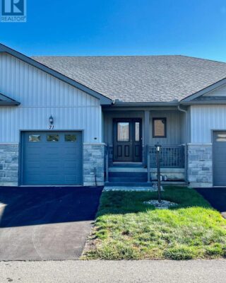 71 Dorchester Drive, Prince Edward County