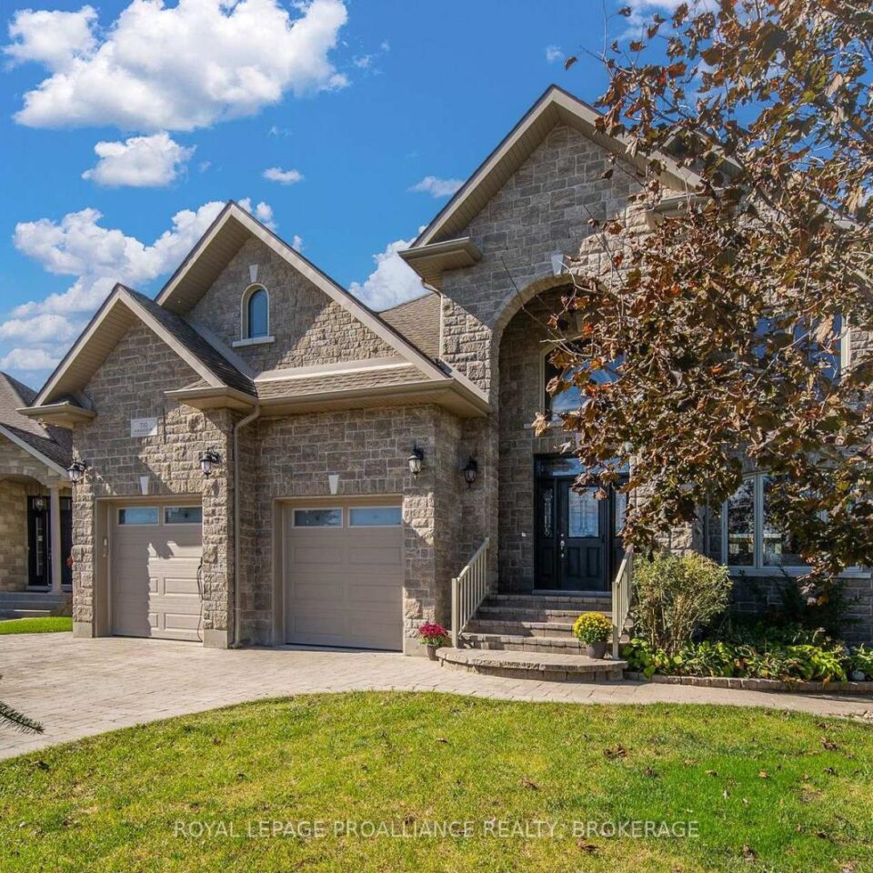 710 Kananaskis Drive, Kingston