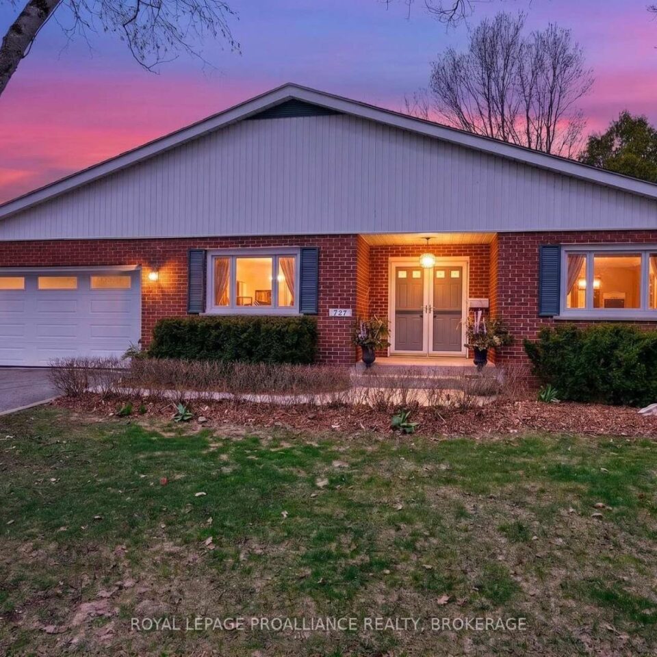 727 Aylmer Crescent, Kingston