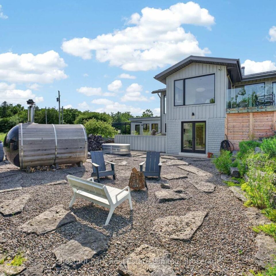 745 Crowes Road, Prince Edward County