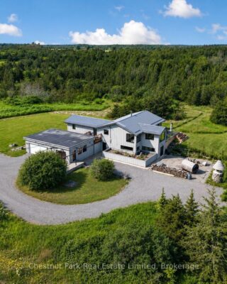 745 Crowes Road, Prince Edward County