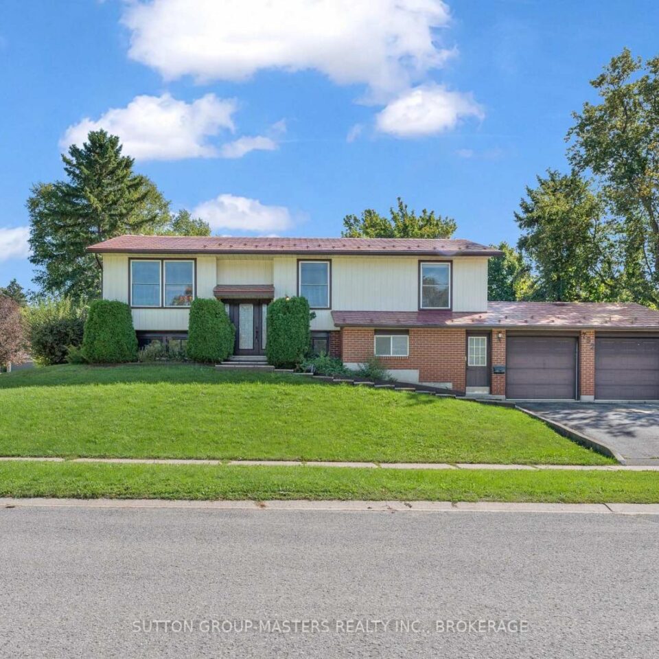 752 High Gate Park Drive, Kingston
