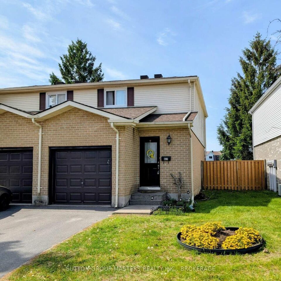 77 – 827 Datzell Lane, Kingston