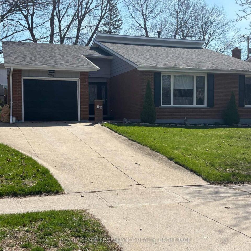 774 High Gate Park Drive, Kingston