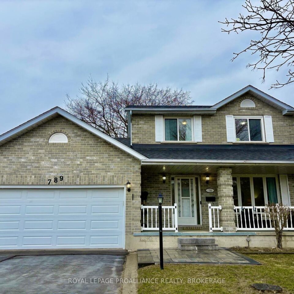 789 Strand Boulevard, Kingston