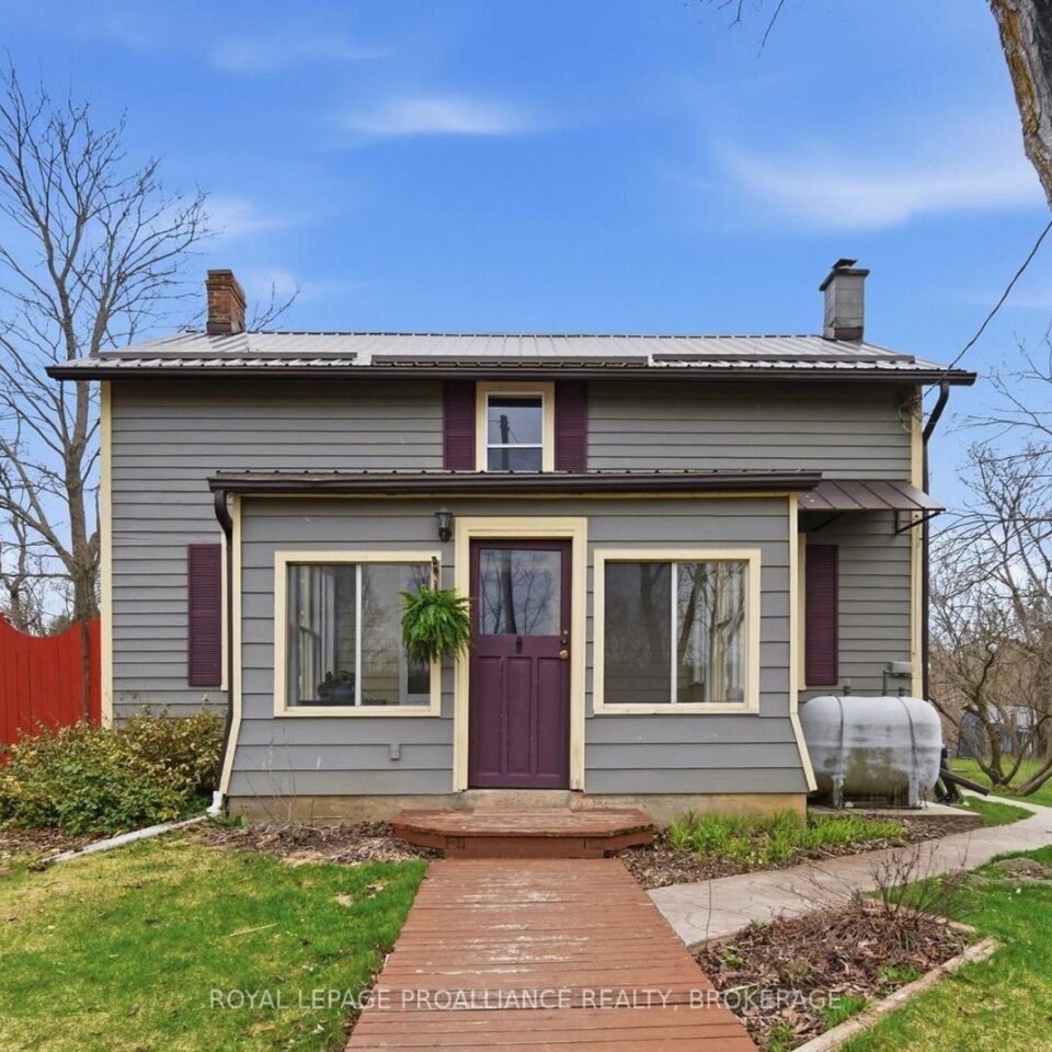 8 Ewart Street, Stone Mills