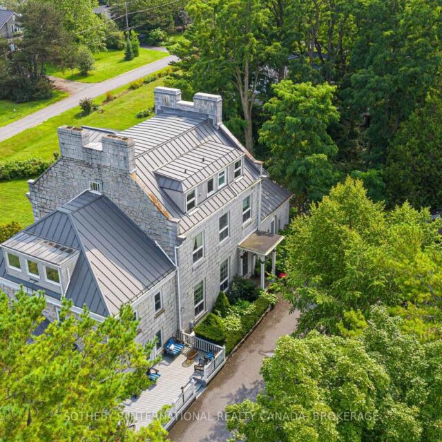 8 Starr Place, Kingston