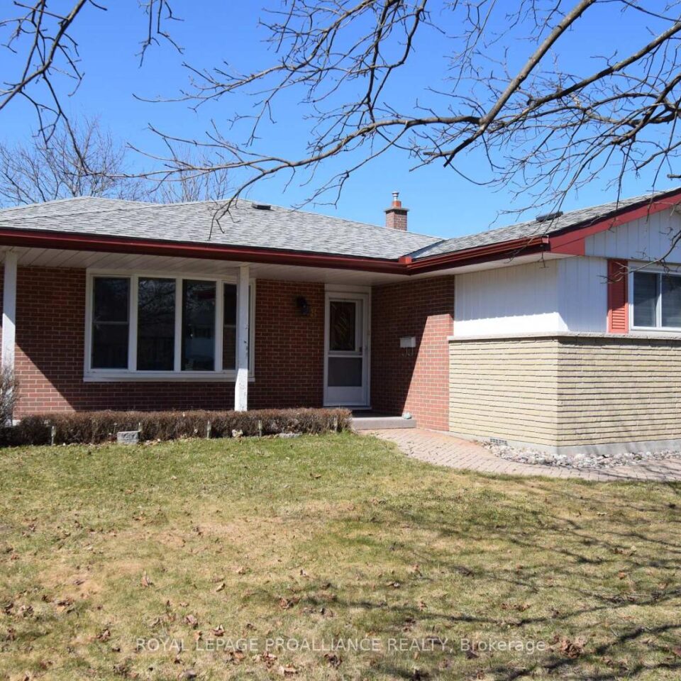 8 Walden Circle, Belleville