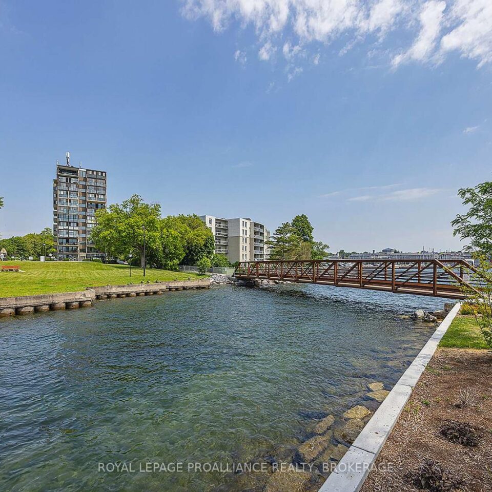 806 – 2 Mowat Avenue, Kingston