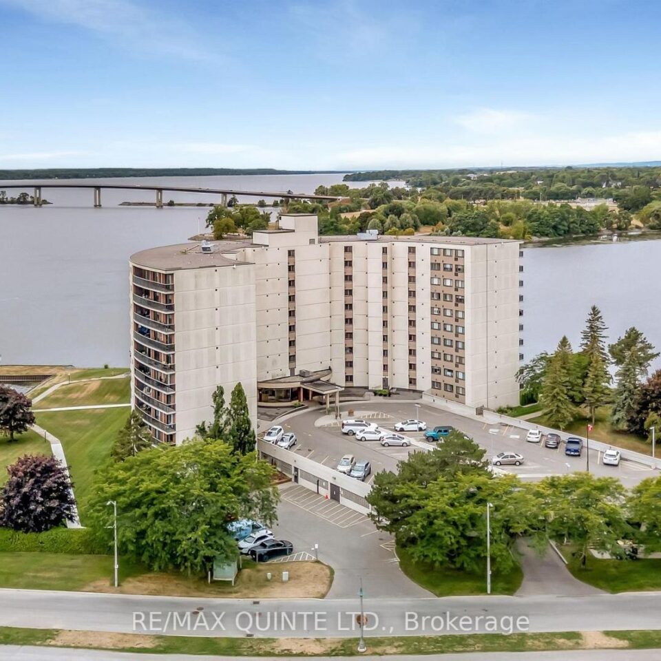 807 – 2 Front Street S, Belleville