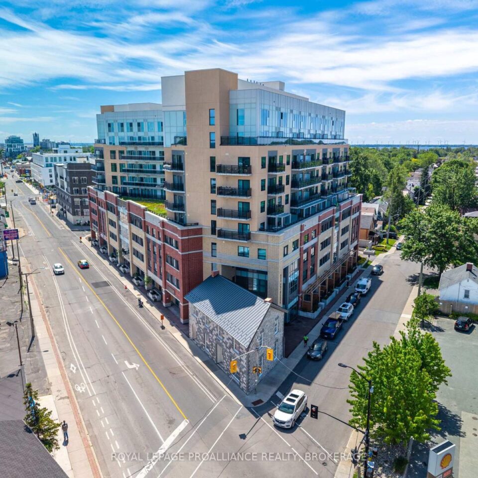 818 – 652 Princess Street, Kingston