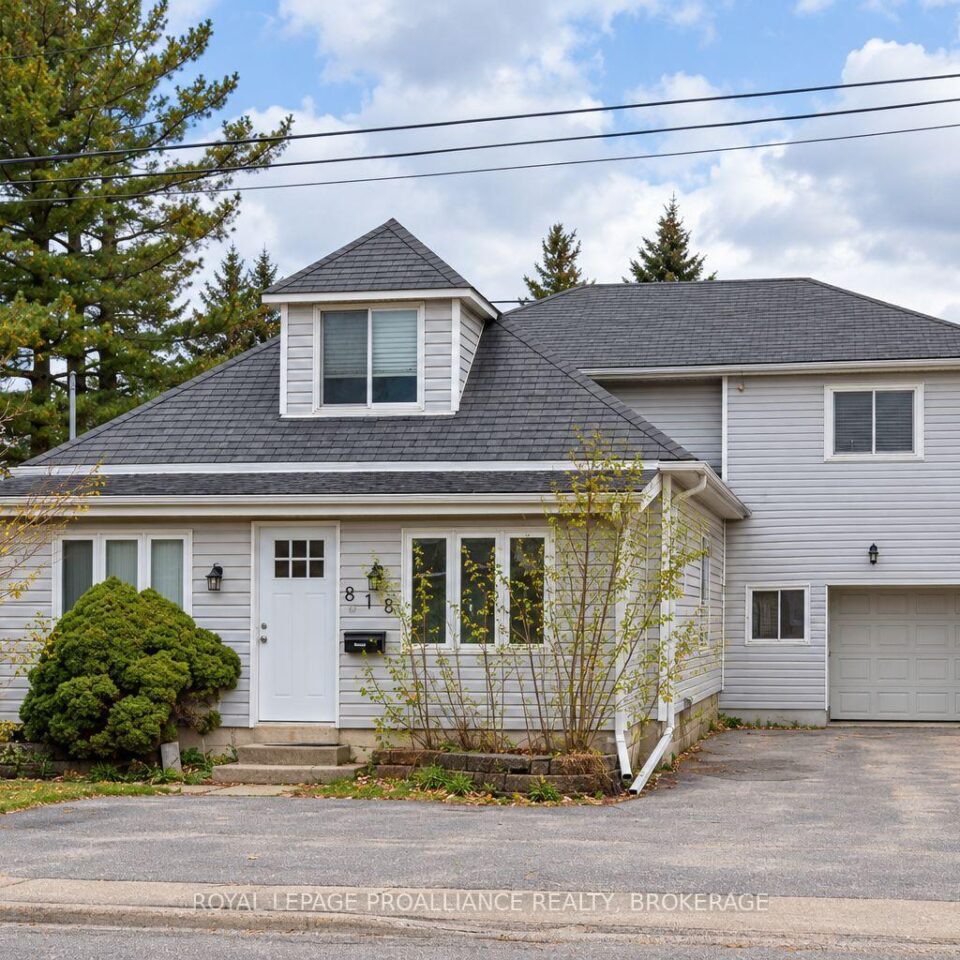 818 Division Street, Kingston