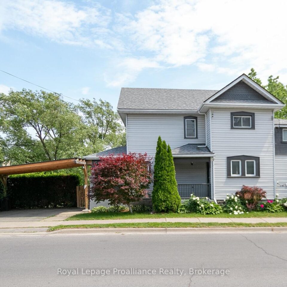 83 Moira Street E, Belleville