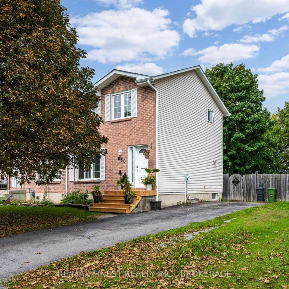 860 Beaconhill Court, Kingston