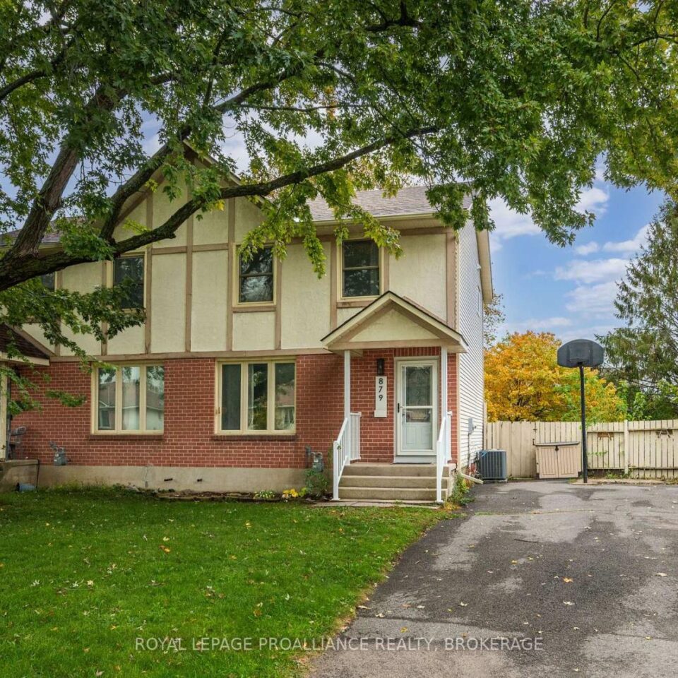 879 Beaconhill Court, Kingston