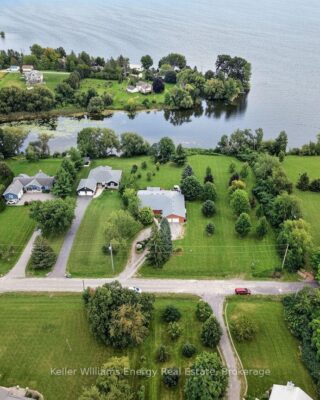89 Smith’s Bay Avenue, Prince Edward County