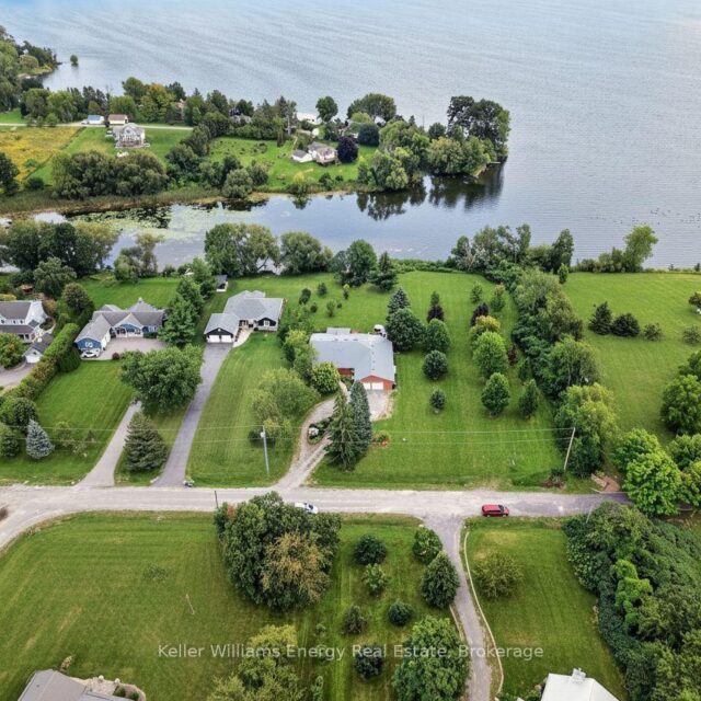 89 Smith’s Bay Avenue, Prince Edward County