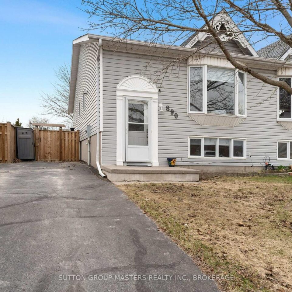 890 Warburton Crescent, Kingston