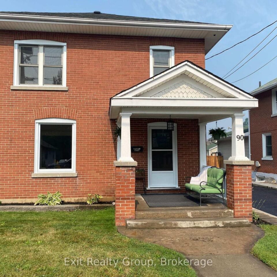 90 Byron Street, Quinte West