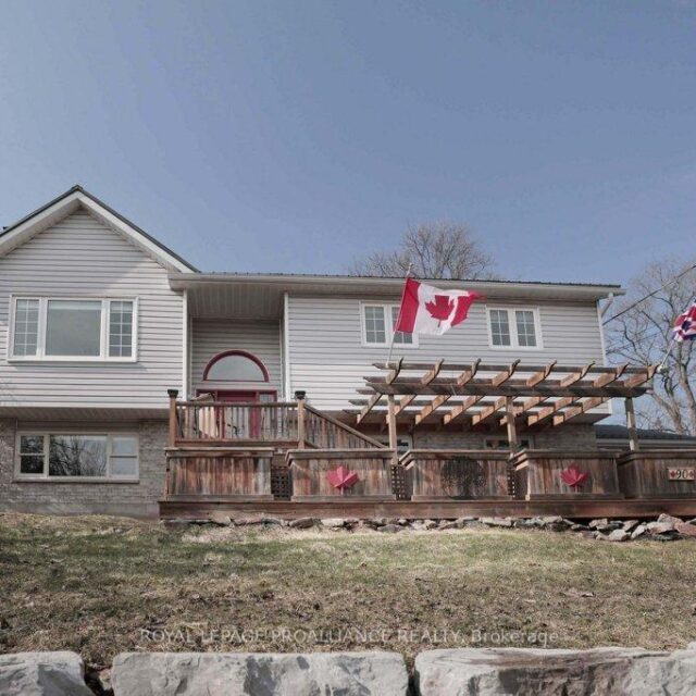 90 Livingstone Avenue W, Centre Hastings