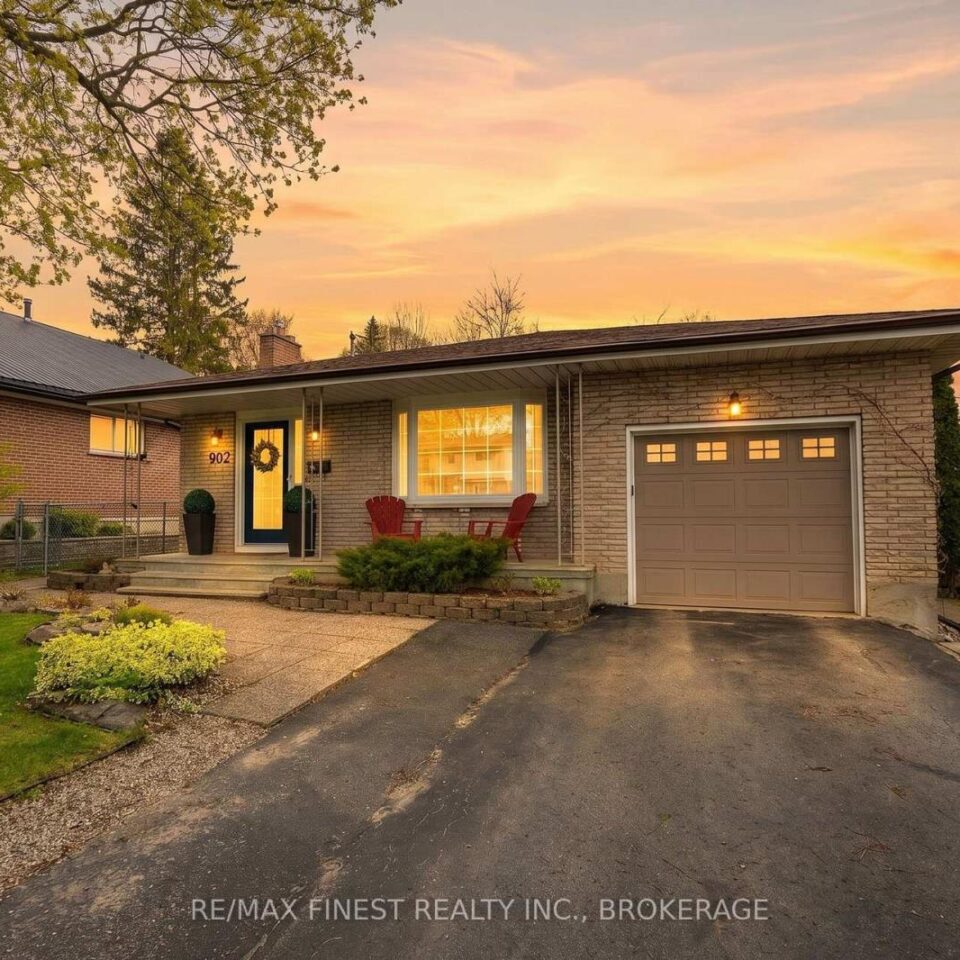 902 Pembridge Crescent, Kingston