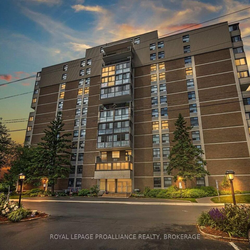 903 – 2 Mowat Avenue, Kingston