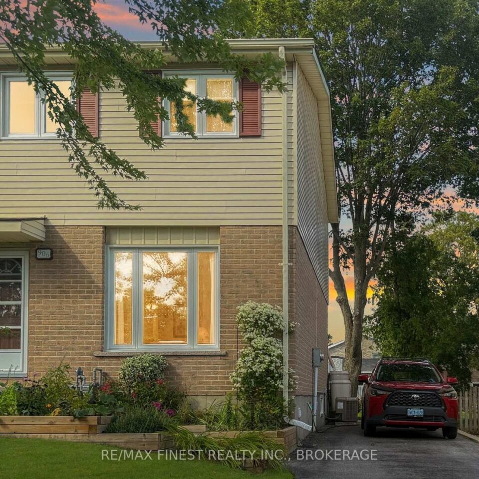 906 Purcell Crescent, Kingston