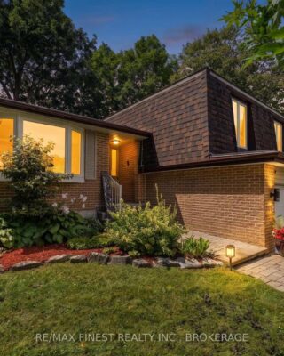 907 Pembridge Crescent, Kingston