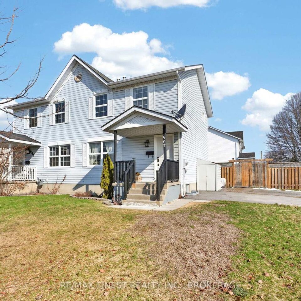 907 Warburton Crescent, Kingston