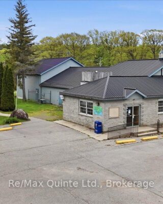 911-913 County Road 13, Prince Edward County