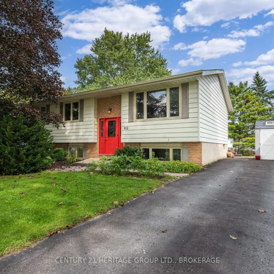 912 Safari Drive, Kingston
