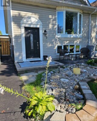 915 Warburton Crescent, Kingston