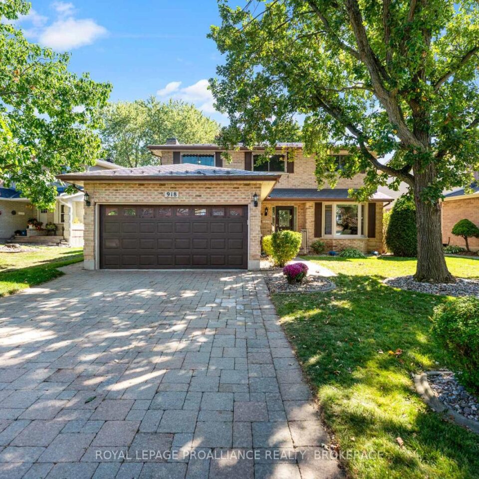 918 Edinborough Crescent, Kingston