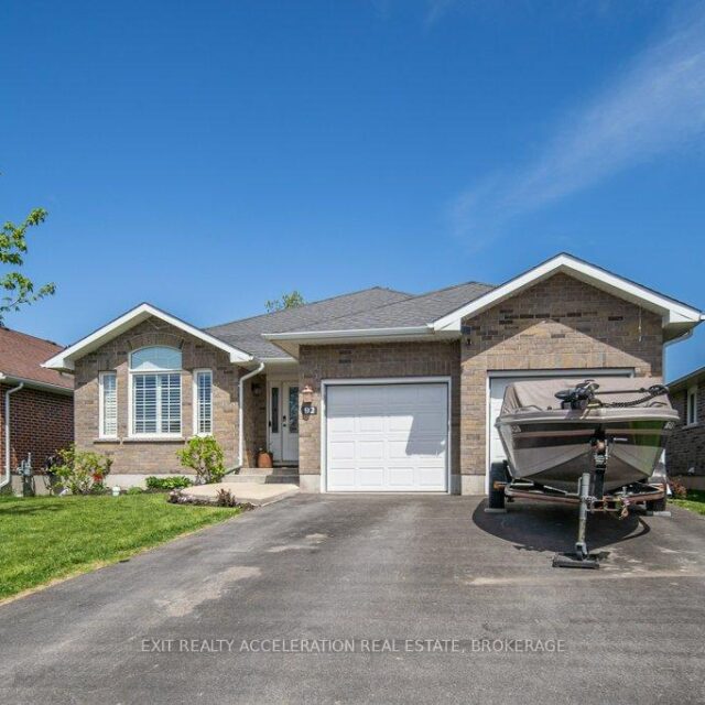 92 Hartwood Crescent, Greater Napanee