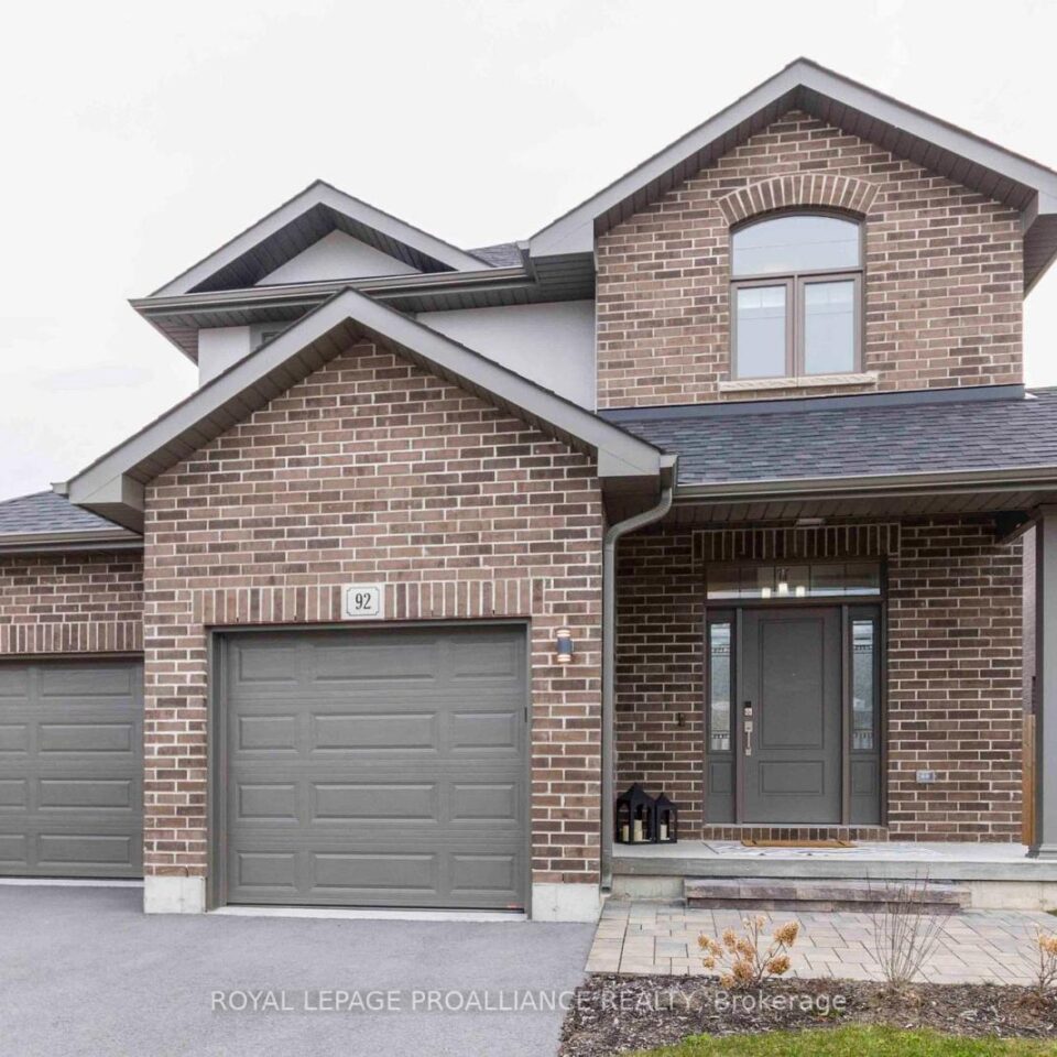 92 Ledgerock Court, Quinte West