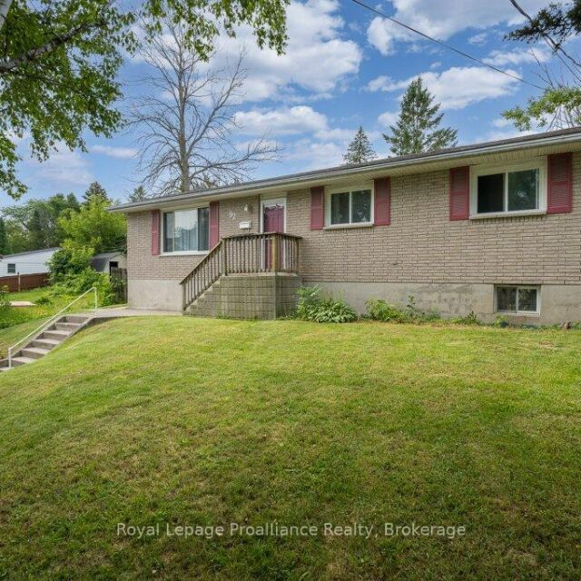 92 Wallbridge Crescent, Belleville