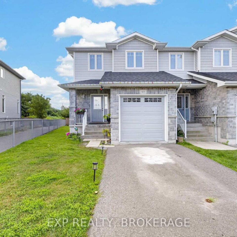925 Blossom Street, Kingston