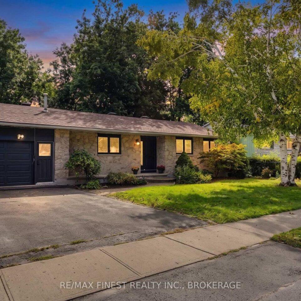 933 Mayfair Crescent, Kingston