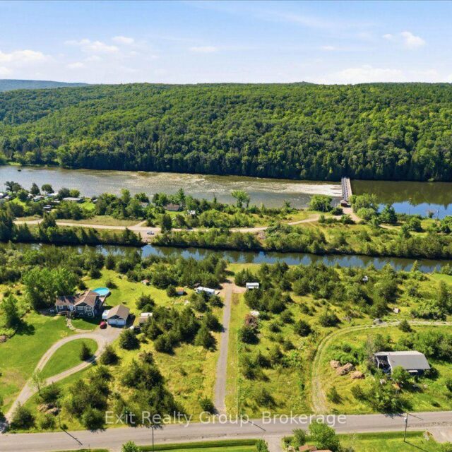 937 Rosebush Road, Quinte West