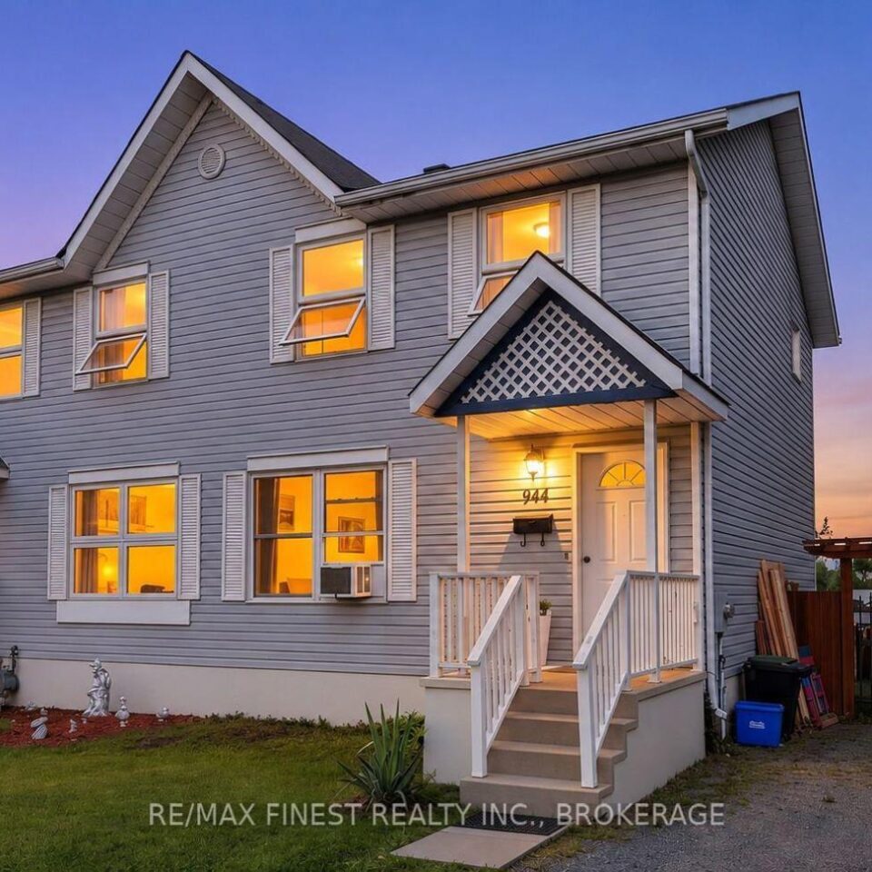 944 Uxbridge Crescent, Kingston