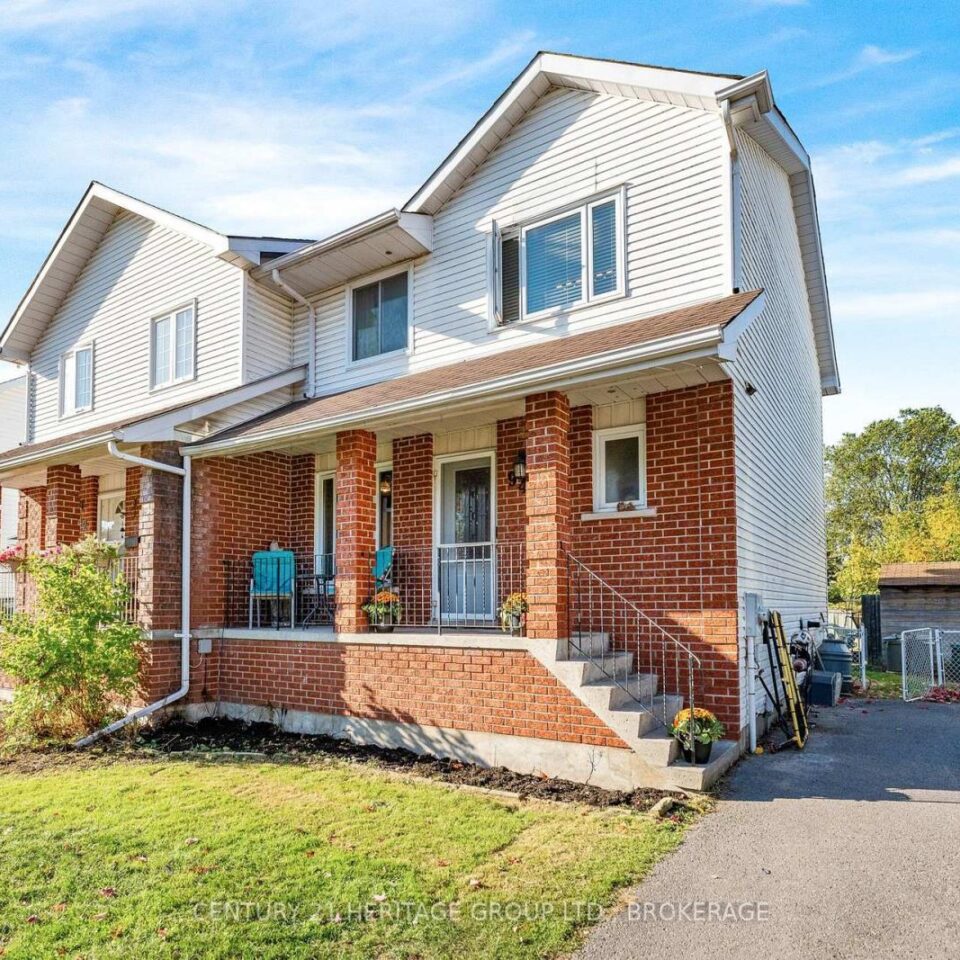944 Warburton Crescent, Kingston